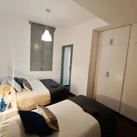 Hostel By Plaza Real Budget *