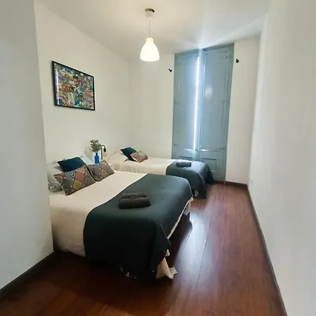 By Plaza Real Budget Hostel Barcelona